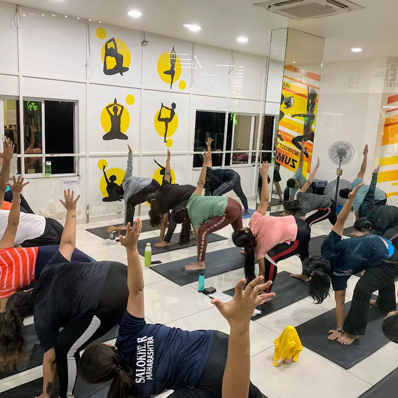 MUSCLE TREE GYM