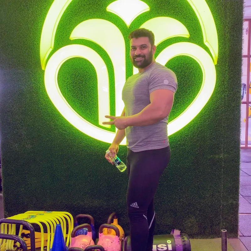 MUSCLE TREE GYM