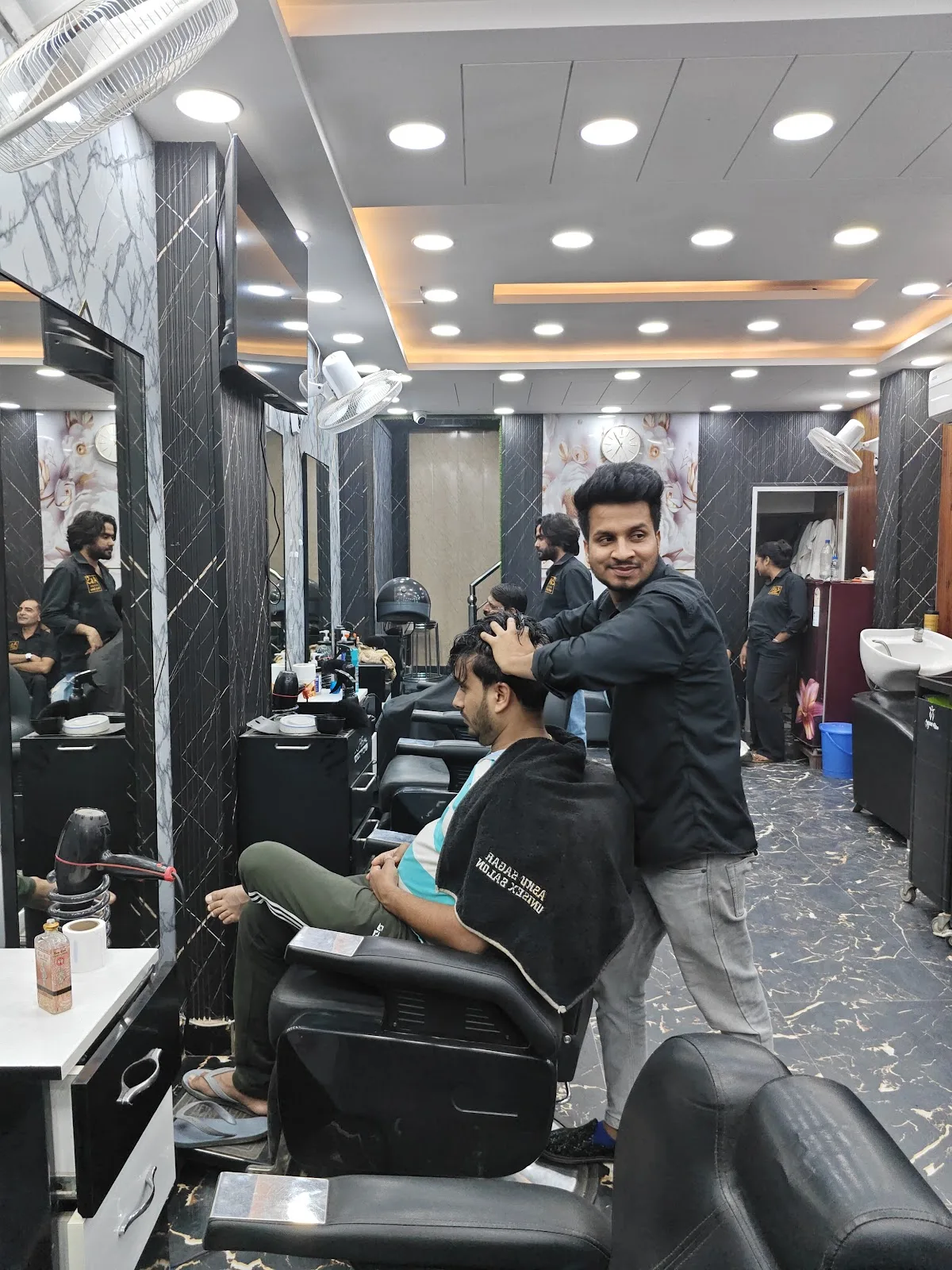A&S Unisex Family salon
