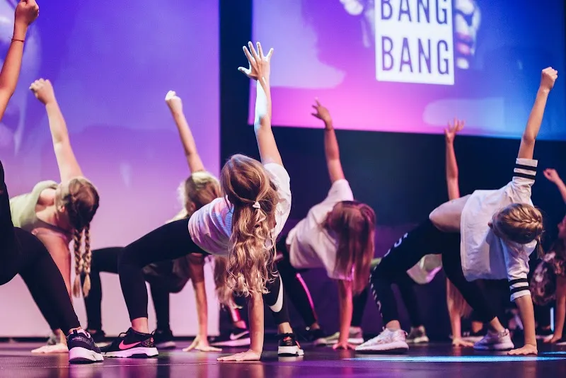 Andy & Kelly Kainz - 'School of Dance'