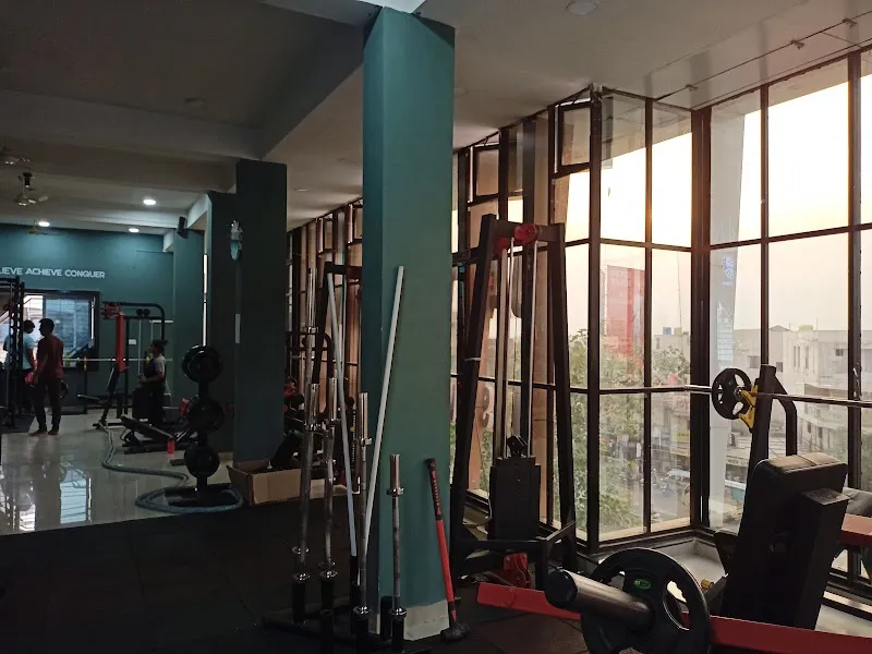 NO LIMITS FITNESS GYM ( UNISEX GYM )