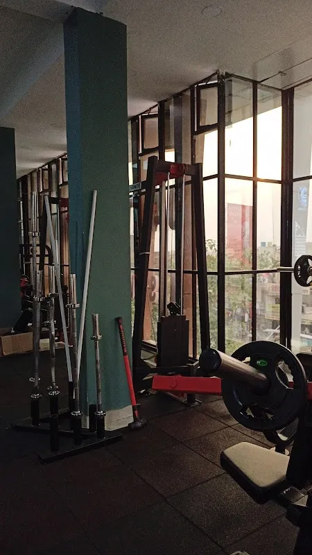 NO LIMITS FITNESS GYM ( UNISEX GYM )