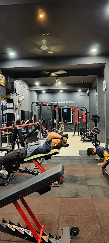 NO LIMITS FITNESS GYM ( UNISEX GYM )