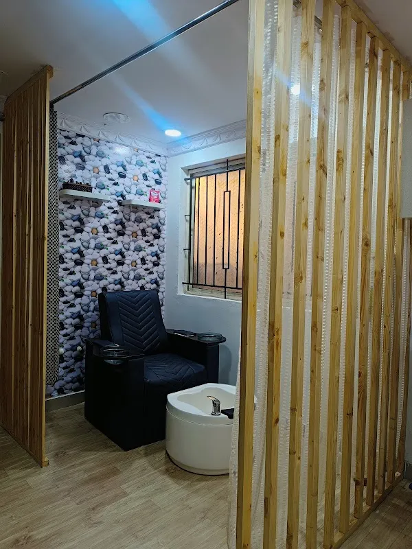 Vive's Craft Unisex Salon