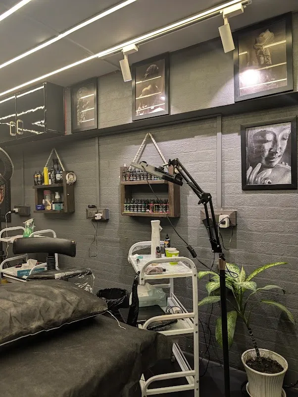 Mirror Tattoo Studio