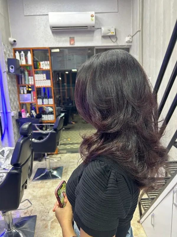 The Artist Family salon