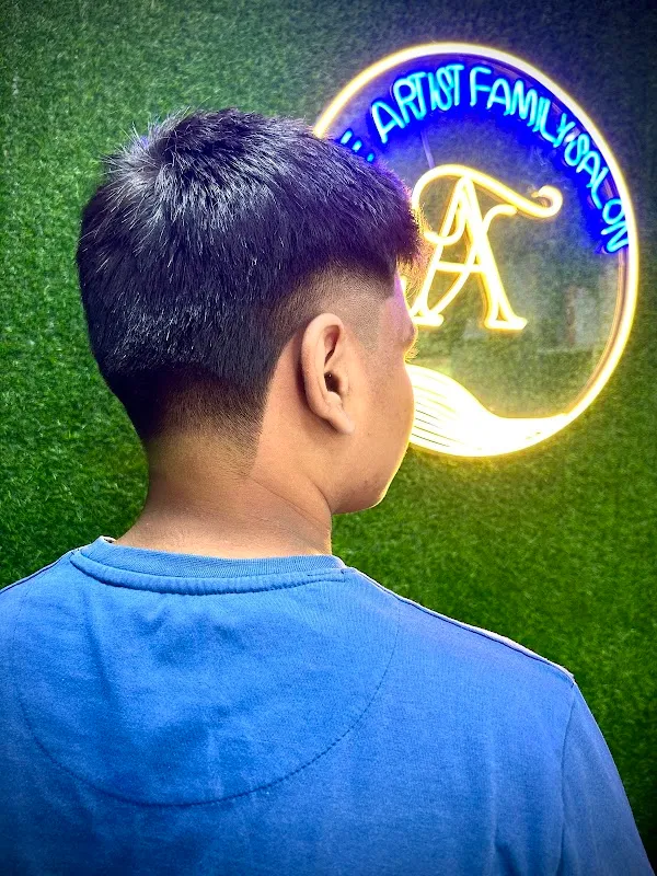 The Artist Family salon
