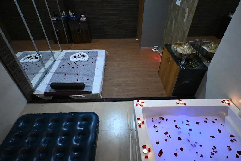 Aquam Spa In Dadar
