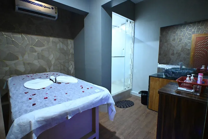 Aquam Spa In Dadar