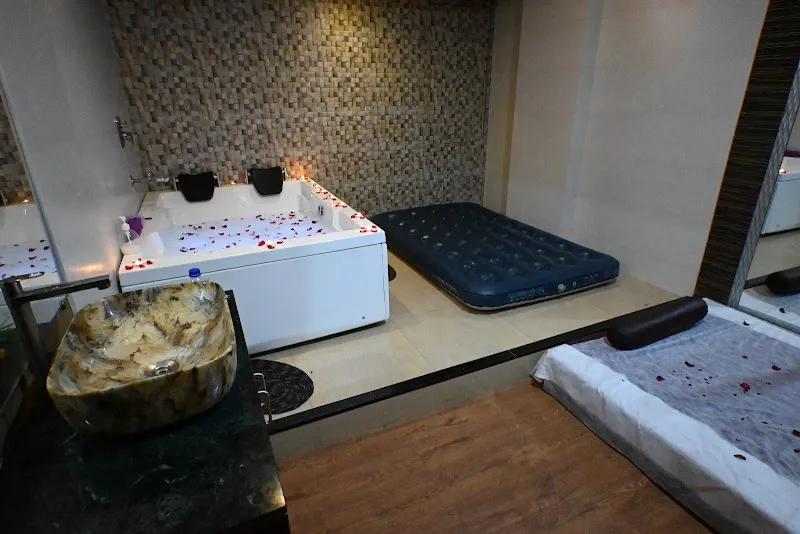 Aquam Spa In Dadar