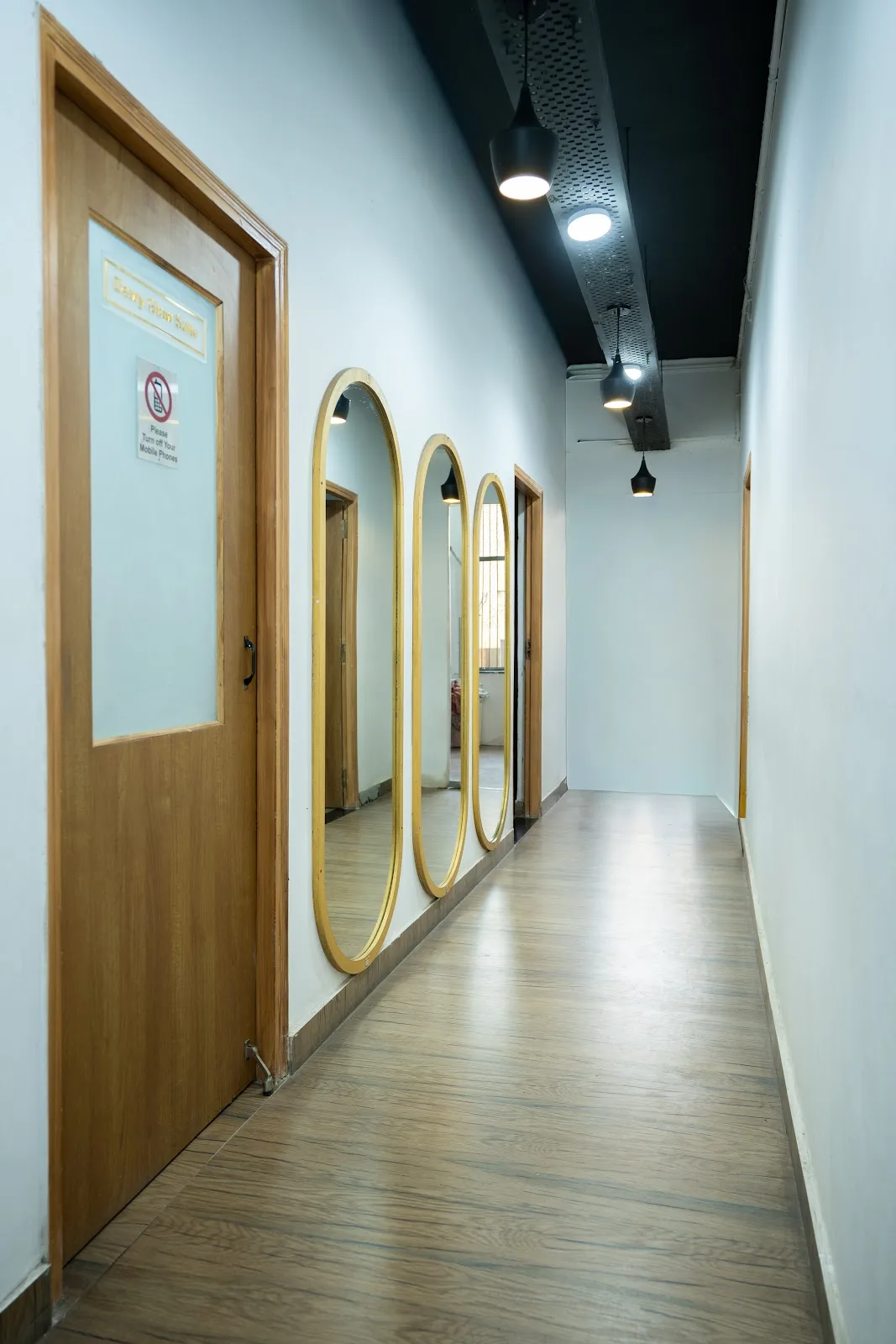 Rhapsody Professional | Best Salon in Paschim Vihar