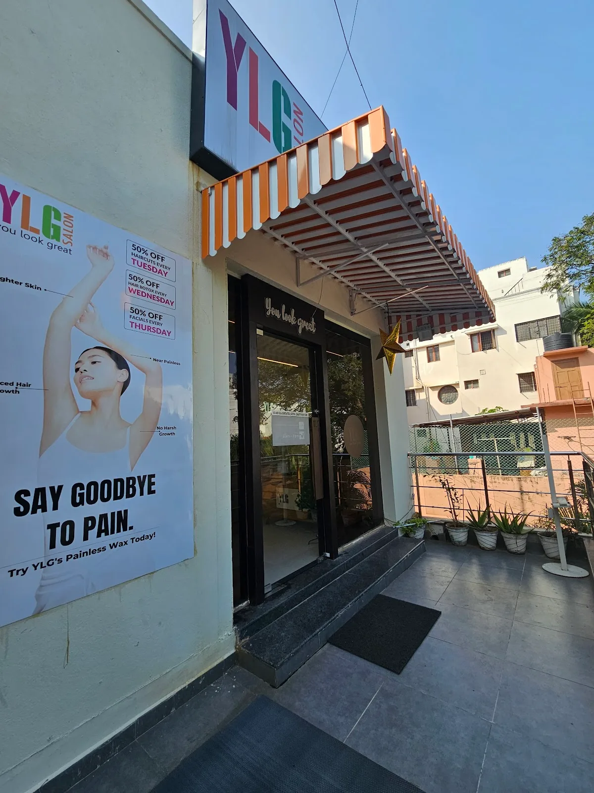 YLG Salon, Adyar