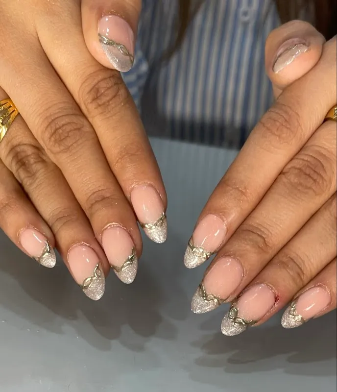 Givyas Unisex luxury Salon