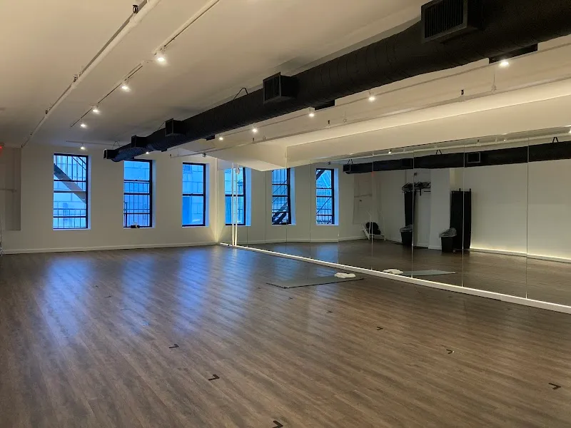 ID Hot Yoga - FIDI