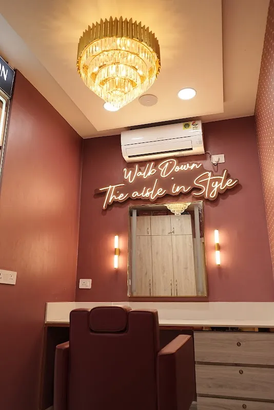 Lakme Salon For Him and Her in Cuttack Road Jharpada,Bhubaneswar