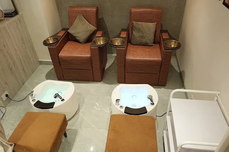 Lakme Salon For Him and Her in Cuttack Road Jharpada,Bhubaneswar