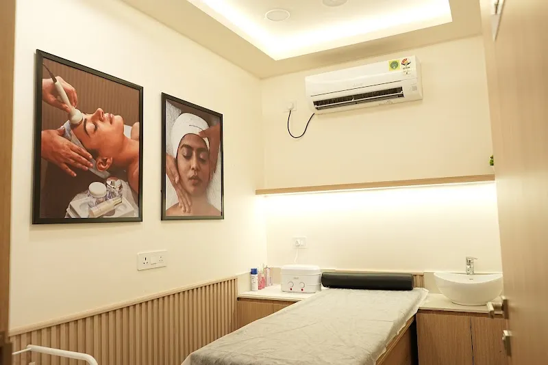 Lakme Salon For Him and Her in Cuttack Road Jharpada,Bhubaneswar
