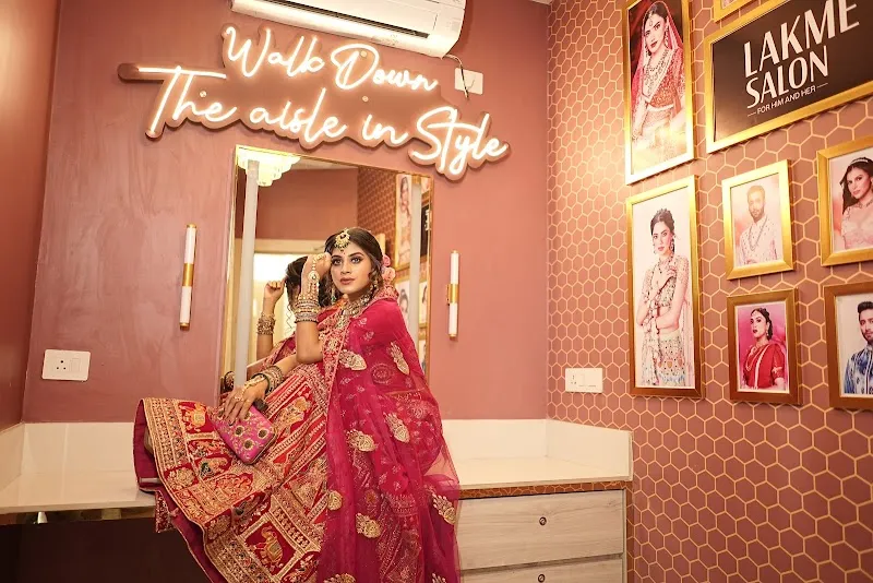 Lakme Salon For Him and Her in Cuttack Road Jharpada,Bhubaneswar