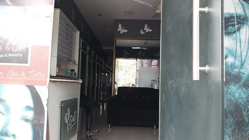 G & G Family Saloon & Tattoos
