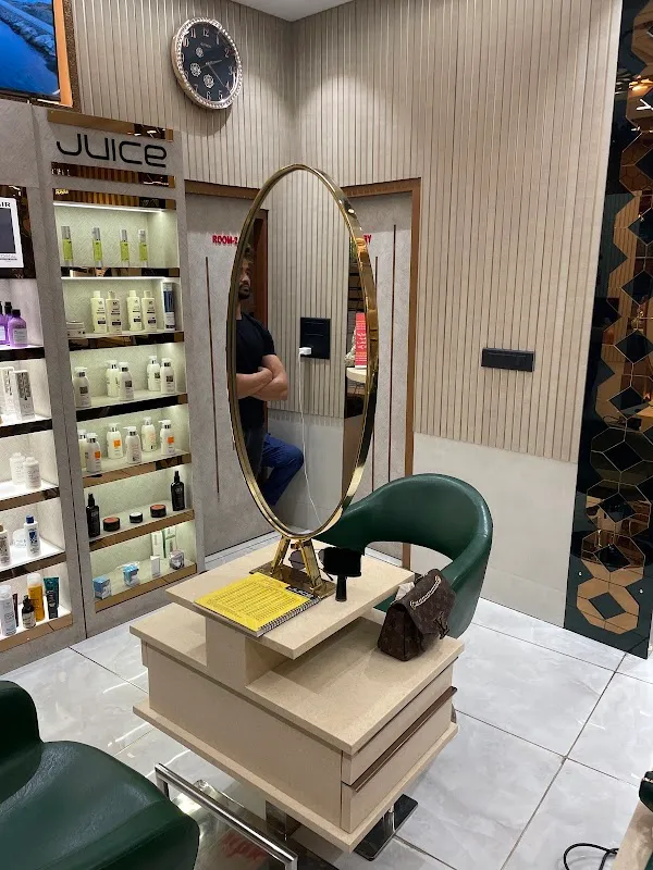 K Prive Salon & Nail Bar, Nepeansea Rd, PDP