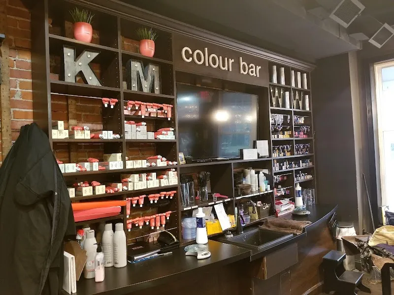 The blo Out Lounge & Colour Bar