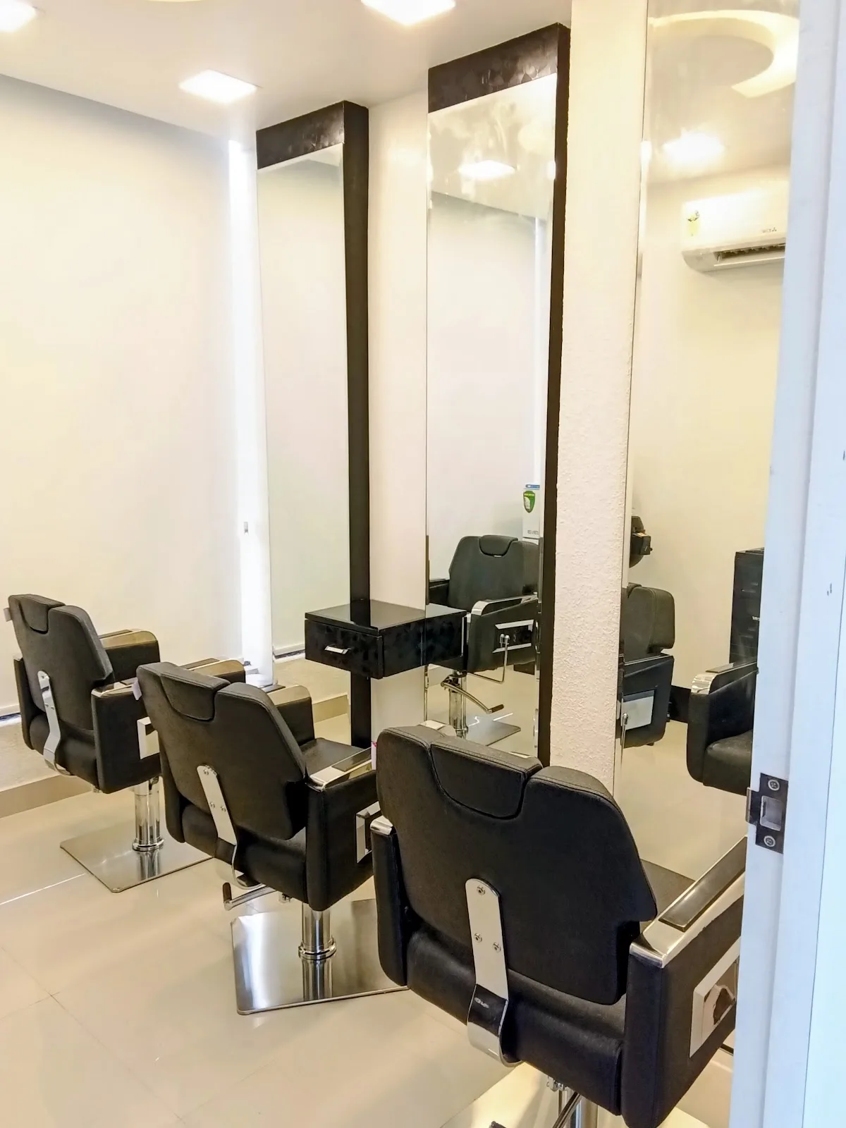 Spin Salon | Himayatnagar, Hyderabad