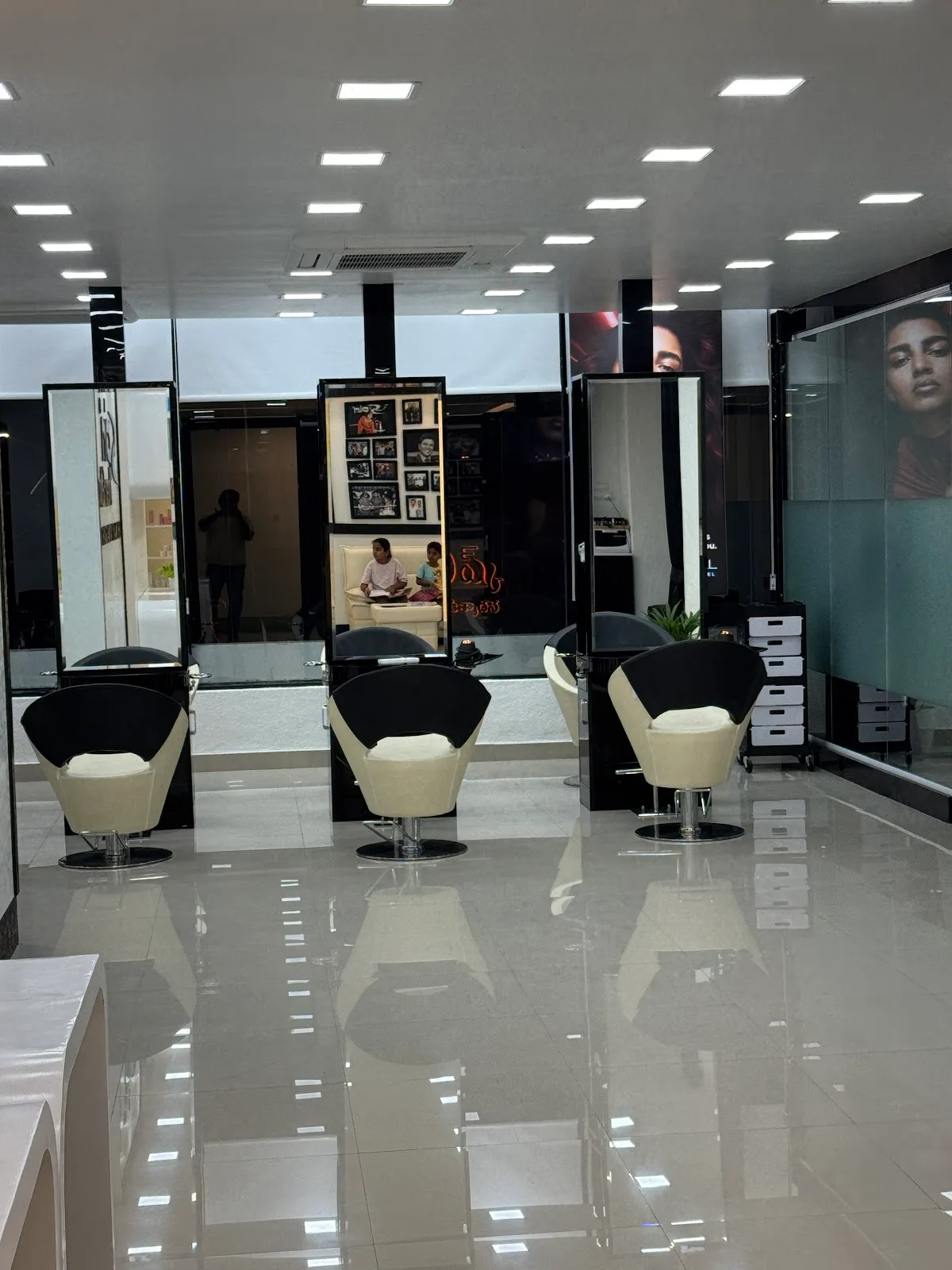 Spin Salon | Himayatnagar, Hyderabad