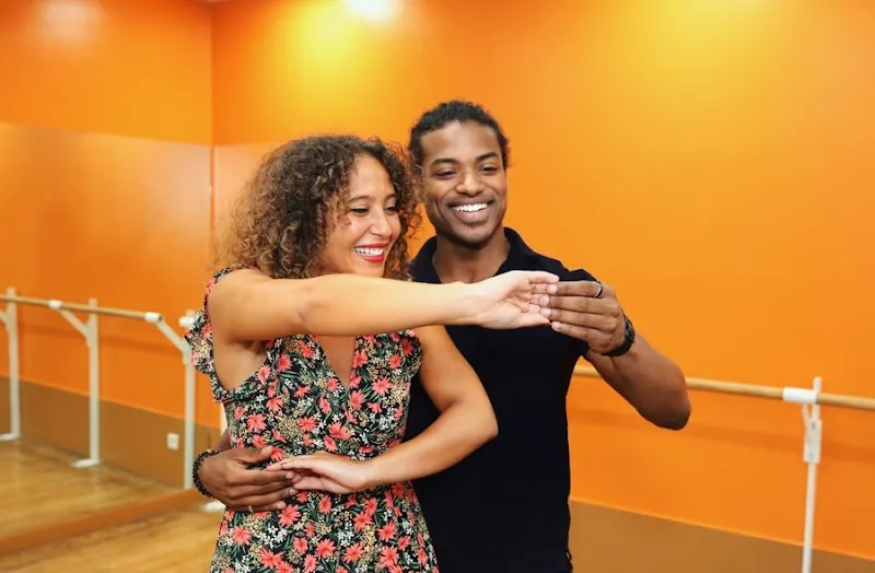 Brussels Dance Project: Salsa Bachata Lindy Hop / Center