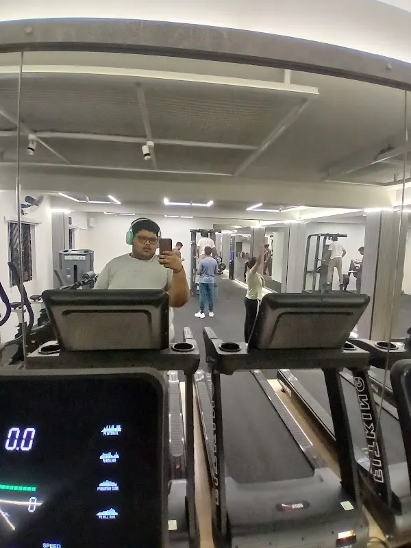 LIMITLESS FITNESS GYM