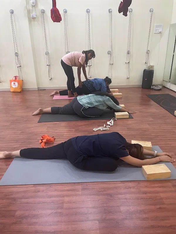 Yog Shala “Tat-Tvam-Asi.Fit”