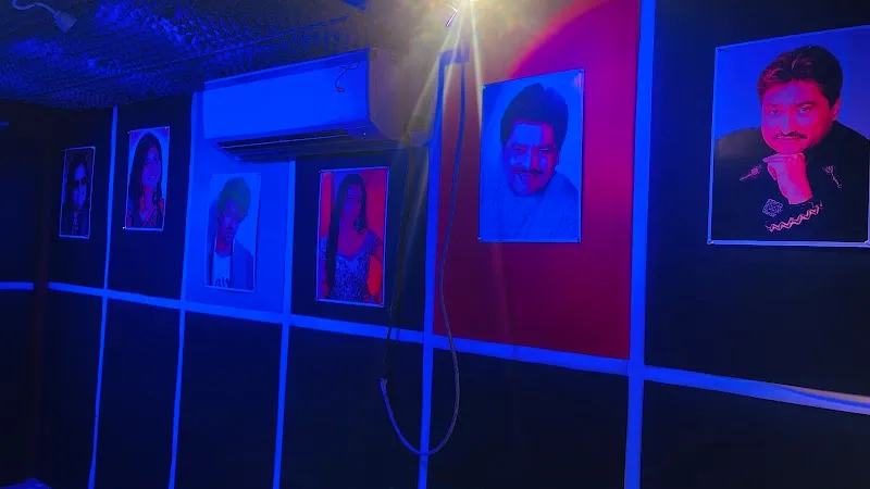 SwarON Studio