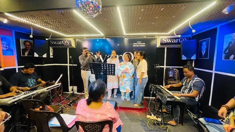 SwarON Studio
