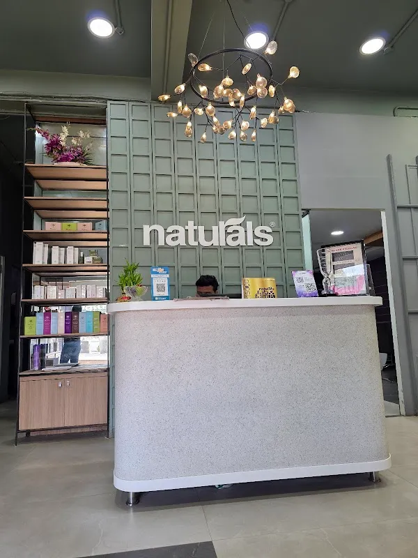 Naturals Salon and Spa | Bapuji Nagar