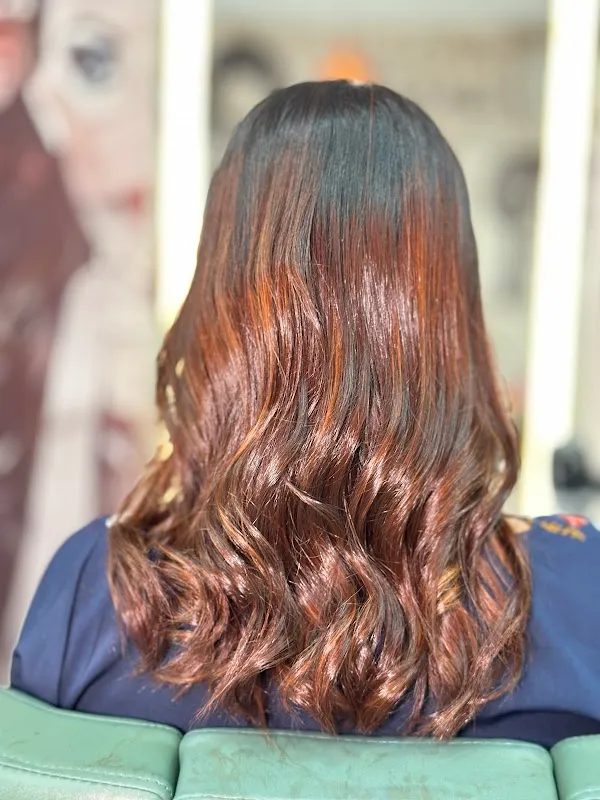 Royal unisex salon and makeup studio