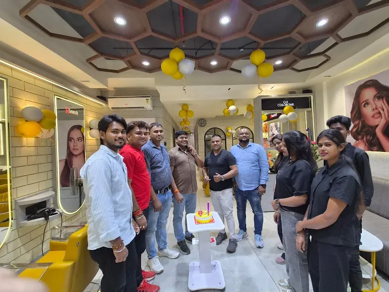 R Launch Salon | Best Salon in Ozone Galleria