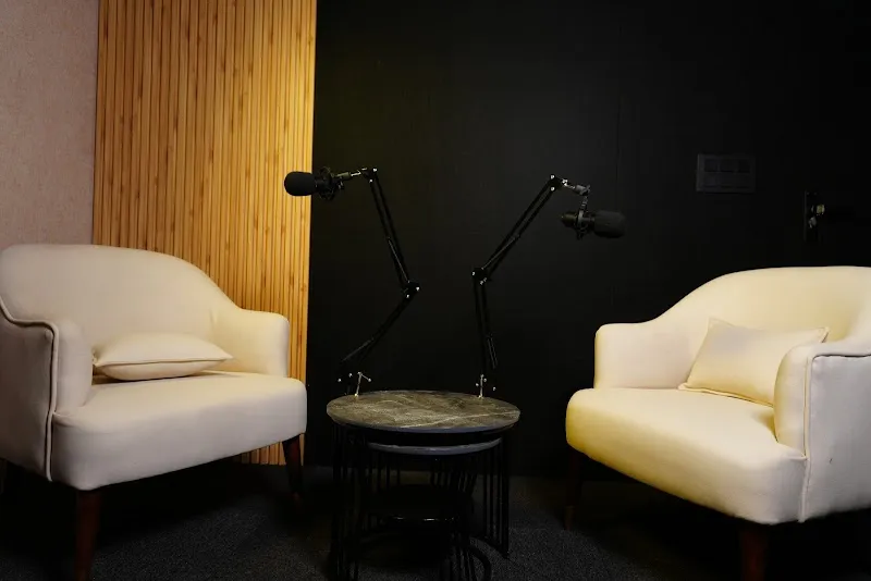 The Creators Universe – Podcast Studio & Studio on Rent