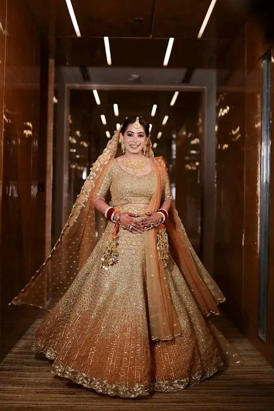 Looks Salon Dwarka sector 12