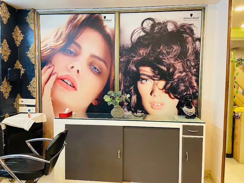 Stylo Deepak Unisex salon family