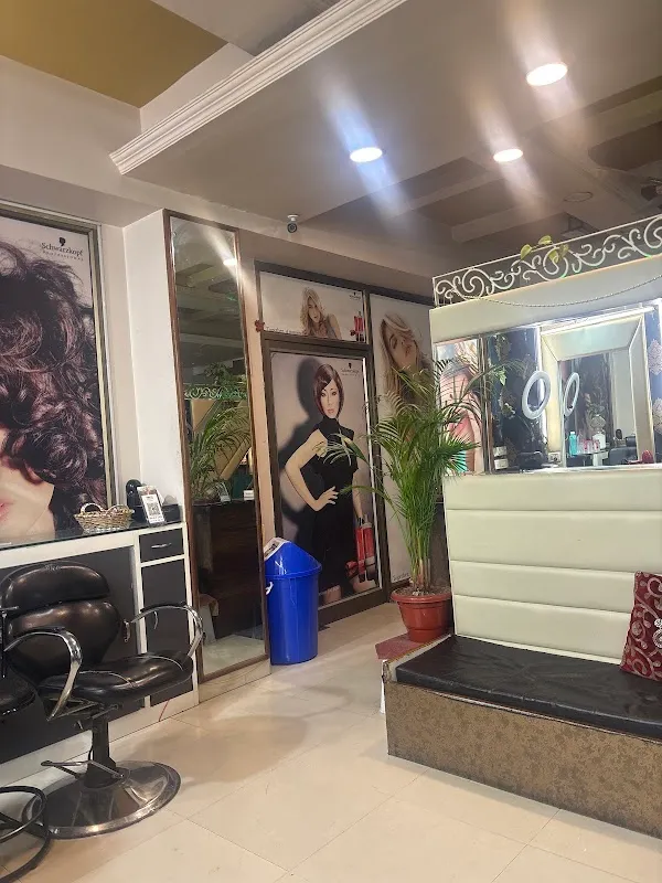 Stylo Deepak Unisex salon family