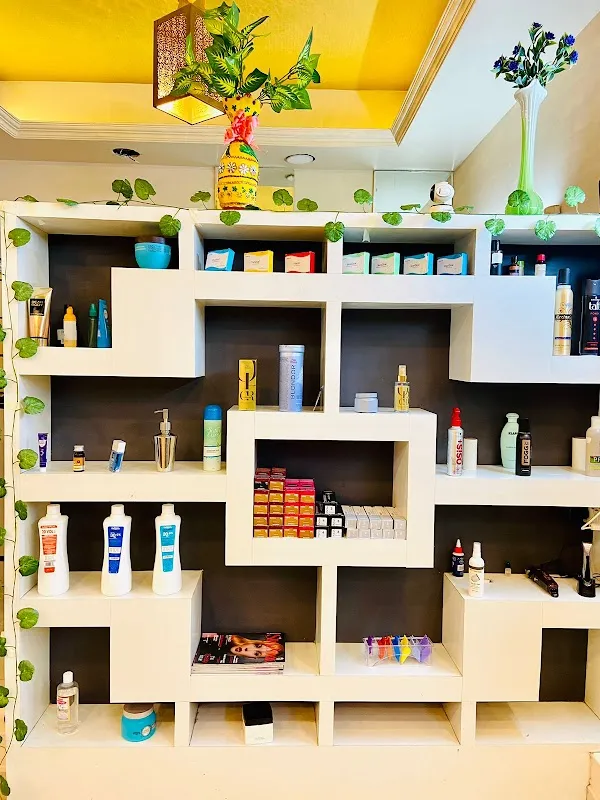 Stylo Deepak Unisex salon family
