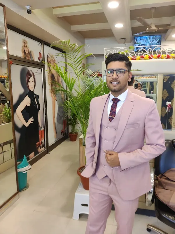 Stylo Deepak Unisex salon family