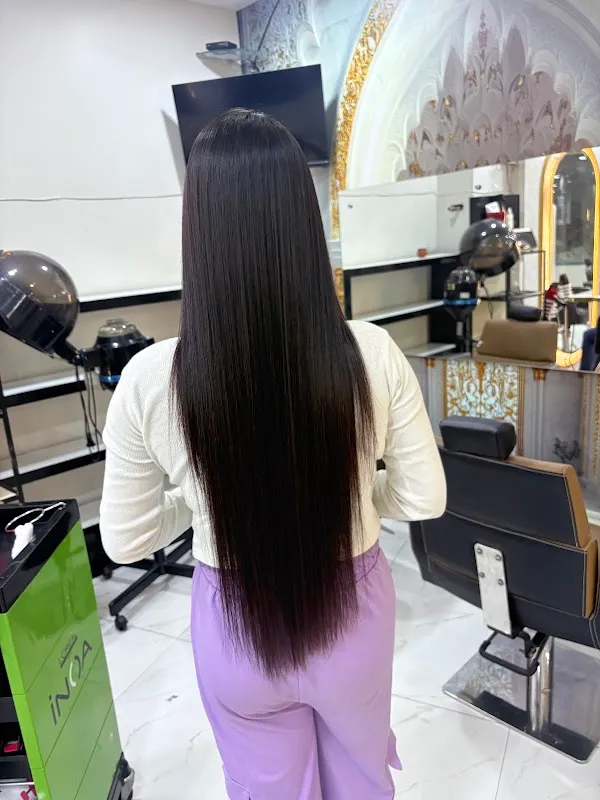Mirror professional Unisex Salon-hair skin nail & bridal makeup