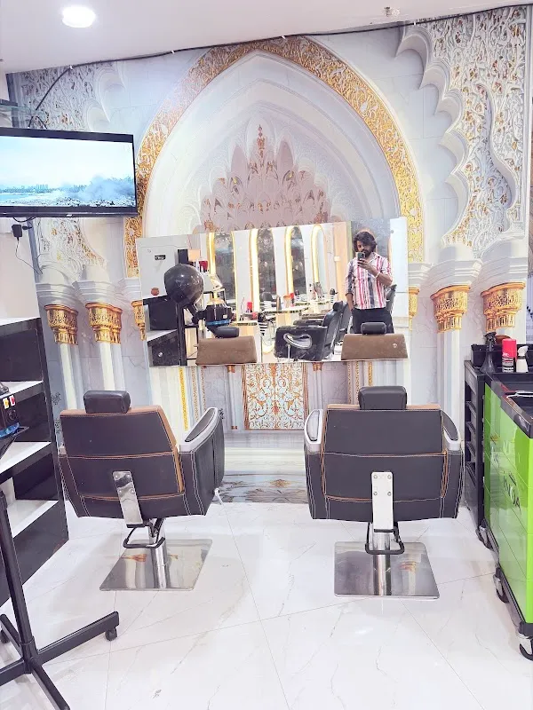 Mirror professional Unisex Salon-hair skin nail & bridal makeup