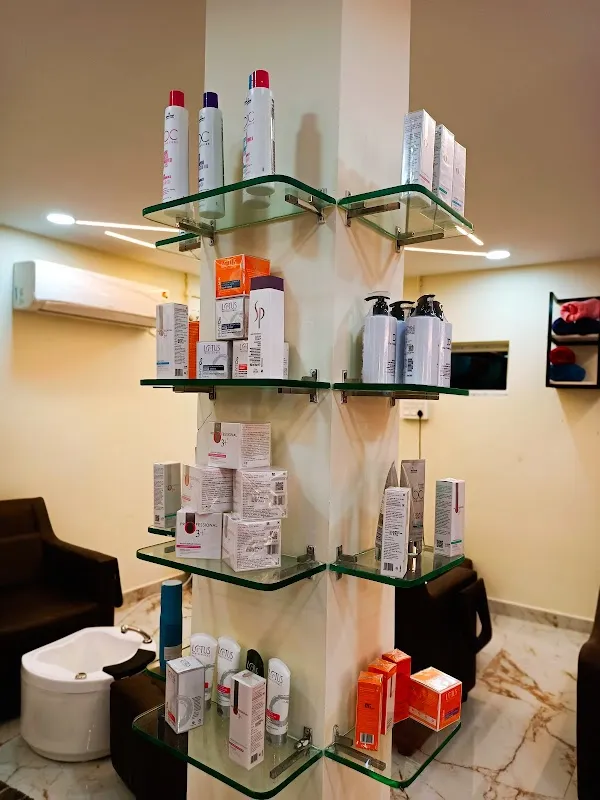 Mr & Mrs Unisex Saloon