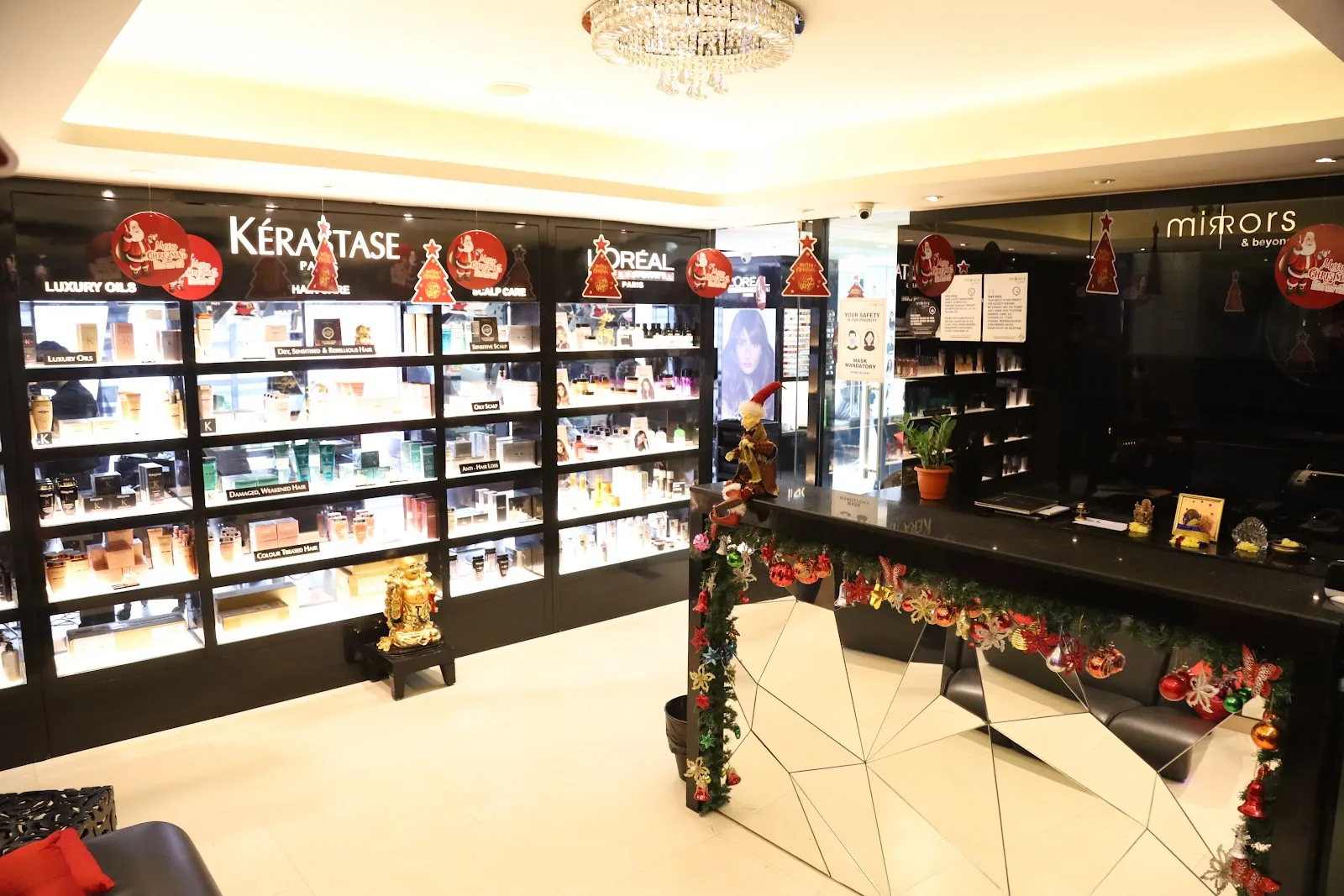 Mirrors Luxury Salons, Banjara Hills
