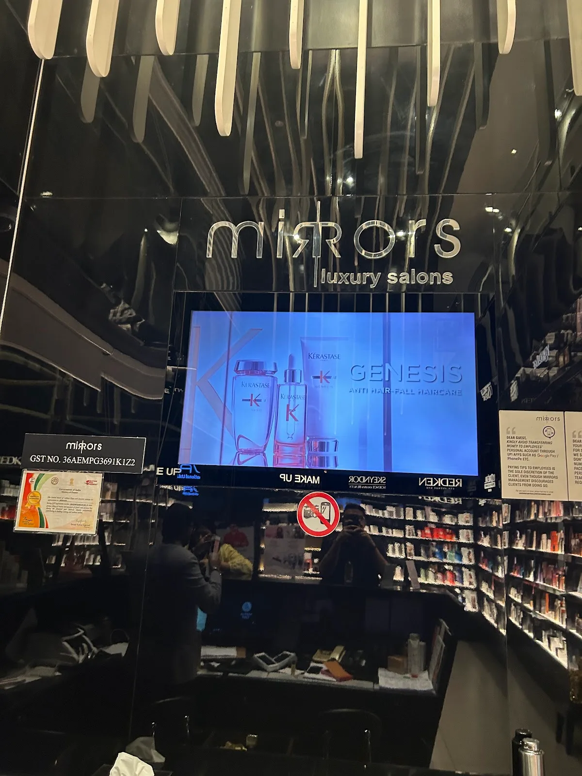 Mirrors Luxury Salons, Banjara Hills