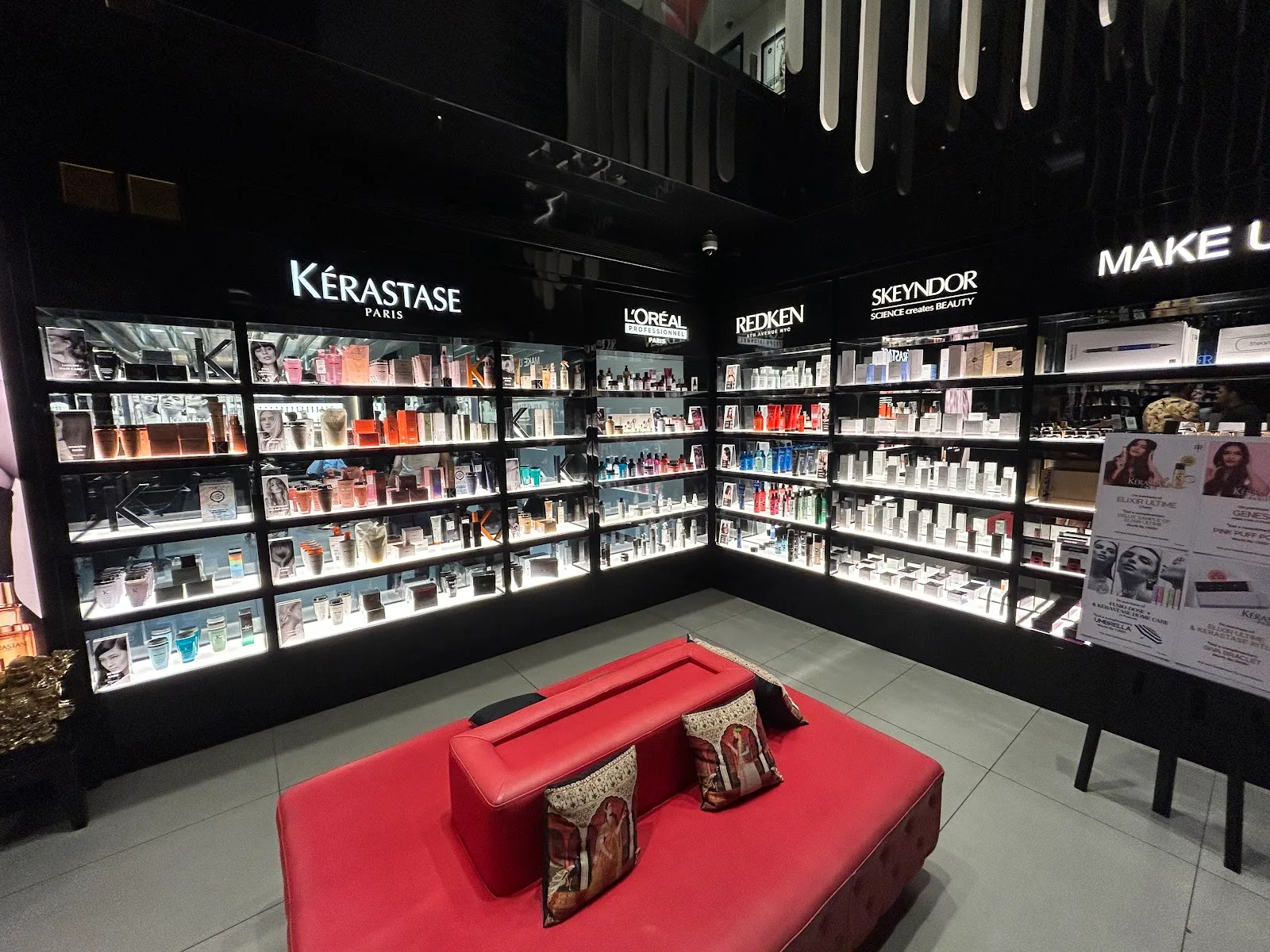 Mirrors Luxury Salons, Banjara Hills