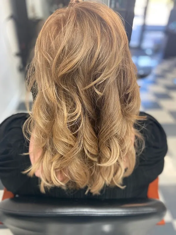 Studio 11 Salon