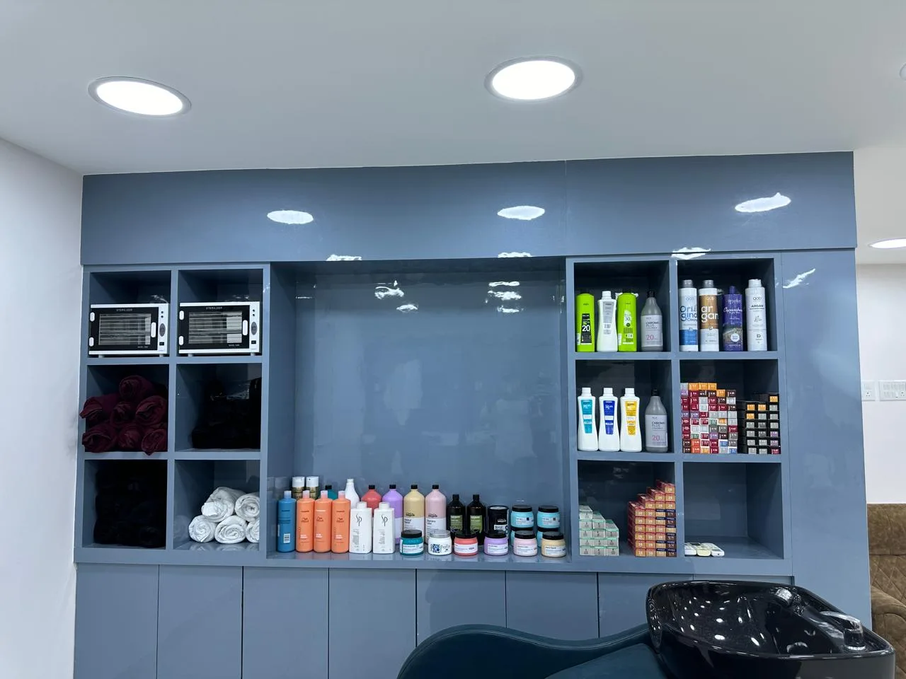Style Trends Luxury Unisex Salon