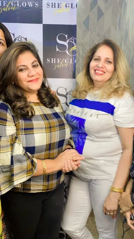 She Glows salon & sk nails
